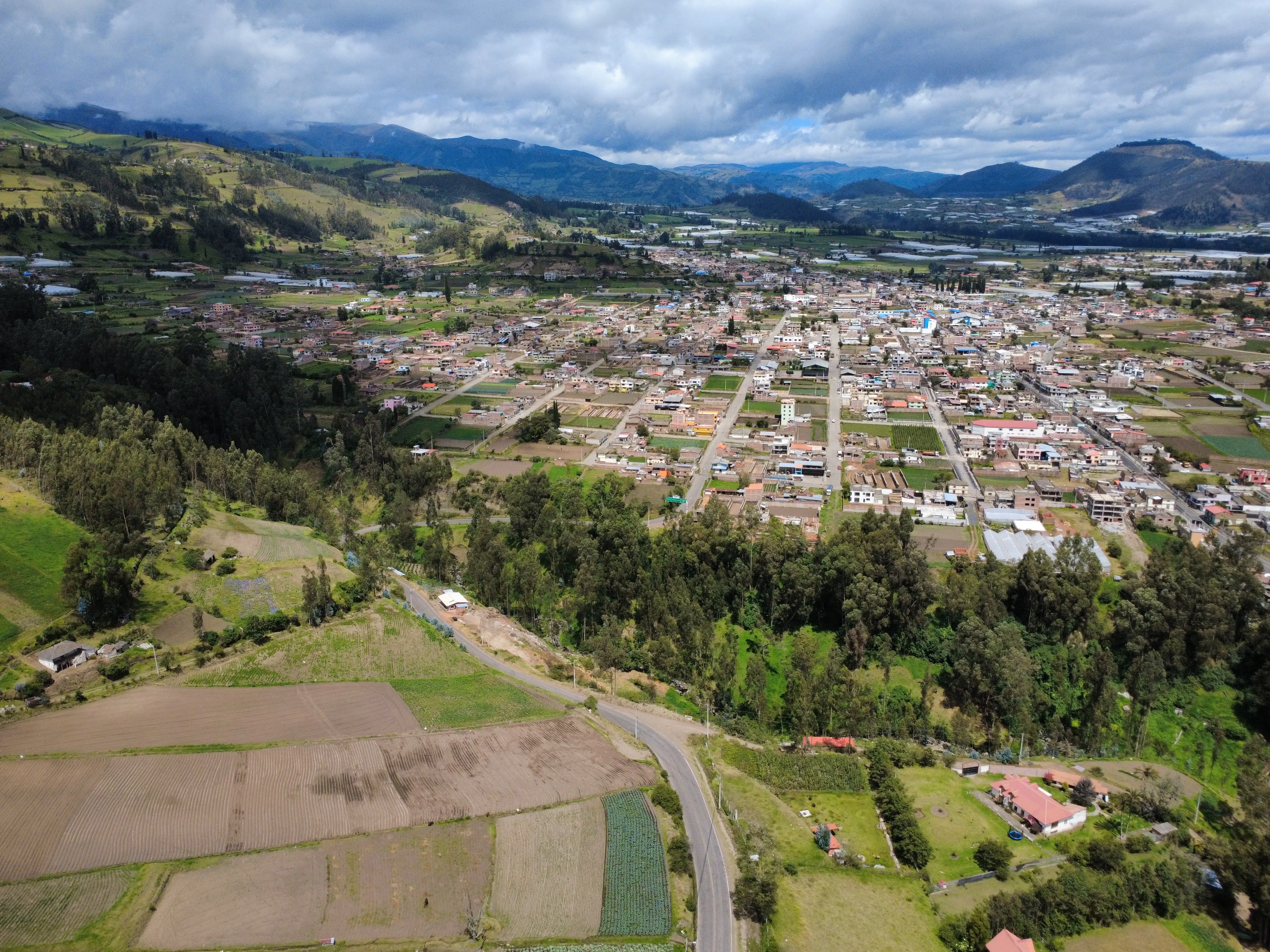 Vista panorámica del valle y la ciudad de Chambo desde el sector de Shugal